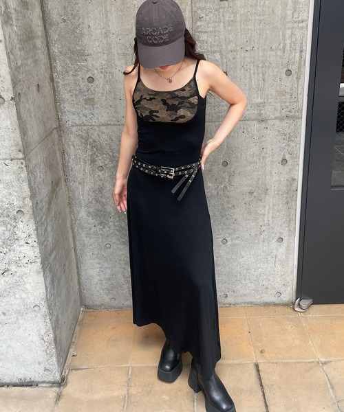 ROGER AND RAW（ロジャーアンドロウ）の「【ベルト付き/2点セット】レイヤードキャミロングワンピース（ワンピース・レディース・ブラック/カモフラージュ・FREE）」の17枚目の写真