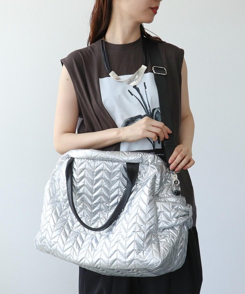 Cepica（セピカ）の「牛革×キルトBIGボストンバッグ（ボストンバッグ・レディース・シルバー/ブラック・FREE）」の14枚目の写真