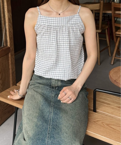 LE MORE（リモア）の「チェックキャミブラウス（タンクトップ・レディース・カーキ/ネイビー/アイボリー・FREE）」の2枚目の写真