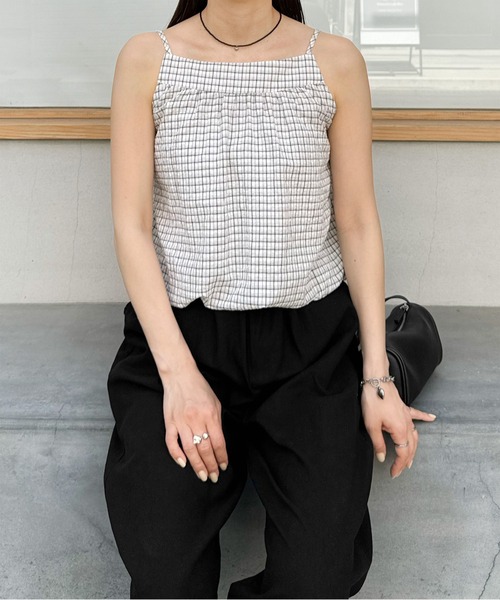 LE MORE（リモア）の「チェックキャミブラウス（タンクトップ・レディース・カーキ/ネイビー/アイボリー・FREE）」の5枚目の写真