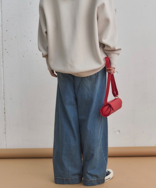 Doux archives（ドゥアルシーヴ）の「サイドベルトワイドデニムパンツ（デニムパンツ・レディース・ブルー/サックスブルー・36/38）」の5枚目の写真