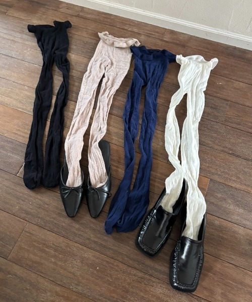 FUULLY STUDIO（フーリィーステューディオ）の「カラーシアーレースタイツ（タイツ/ストッキング・レディース・ベージュ/アイボリー/ブラック/ブルー・FREE）」の4枚目の写真