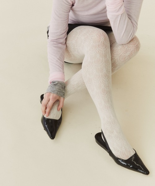 FUULLY STUDIO（フーリィーステューディオ）の「カラーシアーレースタイツ（タイツ/ストッキング・レディース・ベージュ/アイボリー/ブラック/ブルー・FREE）」の2枚目の写真