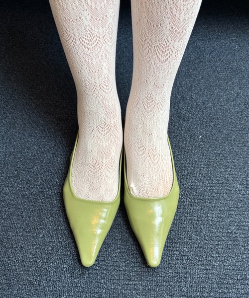 FUULLY STUDIO（フーリィーステューディオ）の「カラーシアーレースタイツ（タイツ/ストッキング・レディース・ベージュ/アイボリー/ブラック/ブルー・FREE）」の7枚目の写真