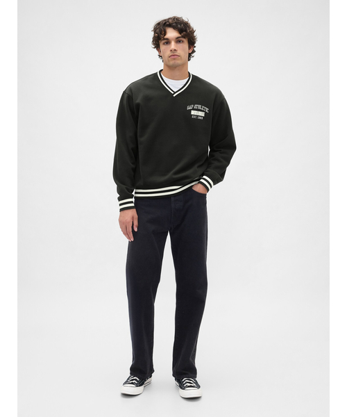 GAP(ギャップ)の「ヴィンテージソフト オーバーサイズ Vネック GAPロゴスウェット トレーナー(スウェット・メンズ・オフホワイト/ブラック/ワイン・XS/S/M/L/XL)」の5枚目の写真