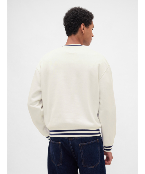 GAP(ギャップ)の「ヴィンテージソフト オーバーサイズ Vネック GAPロゴスウェット トレーナー(スウェット・メンズ・オフホワイト/ブラック/ワイン・XS/S/M/L/XL)」の6枚目の写真