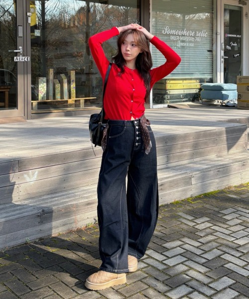 Vini（ヴィニ）の「オーバーサイズ バルーン ワイドデニムパンツ（デニムパンツ・レディース・ブラック・MEDIUM/SMALL）」の12枚目の写真