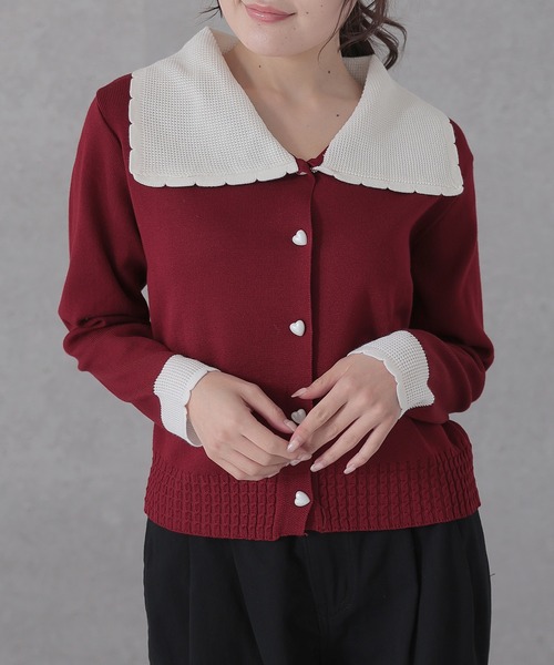 Lace Ladies(レースレディース)の「配色 ハート ボタン ビッグカラー ニット カーディガン(カーディガン/ボレロ・レディース・アイボリー/レッド/グレー・FREE)」の3枚目の写真