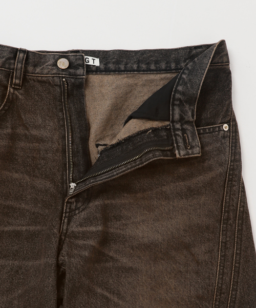 WISM(ウィズム)の「NVRFRGT / ネヴァーフォーゲット 3D TWISTED WIDE LEG JEANS MUD(デニムパンツ・メンズ・ライトブルー/ブラック系その他・1/2/3)」の16枚目の写真