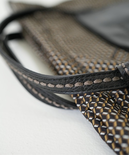 SAC'S BARJean（サックスバージーン）の「【VISONA/ヴィソナ】 HAND BAG S（ハンドバッグ・レディース・スカイブルー/ブラック/レッド/ベージュ系その他/グレイッシュベージュ/ブルー・FREE）」の22枚目の写真