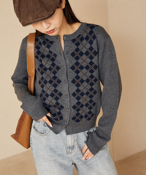 PUBLUX（パブリュクス）の「PUBLUX/パブリュクス アーガイル柄 ジャガード ニットカーデ　限定展開（カーディガン/ボレロ・レディース・ブラウン/ブラック/グレー・ﾌﾘ-）」の6枚目の写真