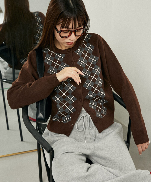 PUBLUX（パブリュクス）の「PUBLUX/パブリュクス アーガイル柄 ジャガード ニットカーデ　限定展開（カーディガン/ボレロ・レディース・ブラウン/ブラック/グレー・ﾌﾘ-）」の15枚目の写真