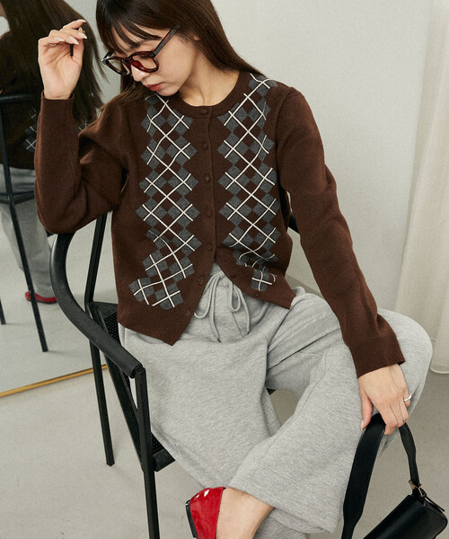 PUBLUX（パブリュクス）の「PUBLUX/パブリュクス アーガイル柄 ジャガード ニットカーデ　限定展開（カーディガン/ボレロ・レディース・ブラウン/ブラック/グレー・ﾌﾘ-）」の16枚目の写真