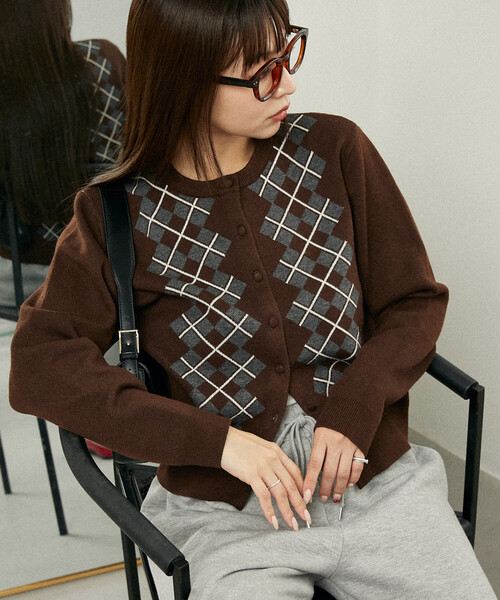 PUBLUX（パブリュクス）の「PUBLUX/パブリュクス アーガイル柄 ジャガード ニットカーデ　限定展開（カーディガン/ボレロ・レディース・ブラウン/ブラック/グレー・ﾌﾘ-）」の17枚目の写真