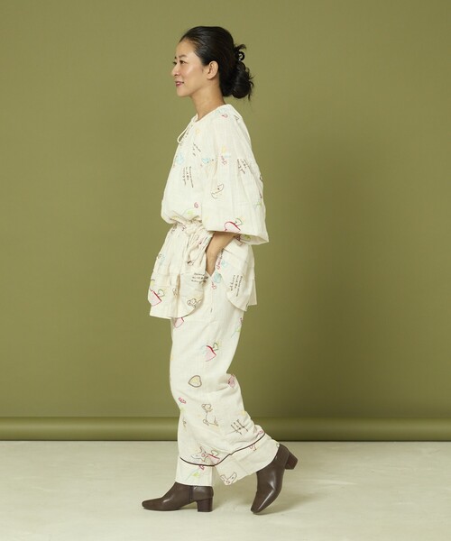 Freada（フリーダ）の「Freada/フリーダ モチーフ刺繍 柄 ワンピース（ワンピース・レディース・ホワイト/スミクロ・ONE SIZE）」の10枚目の写真