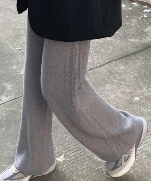 cammie（キャミー）の「サイド編み模様ニットワイドパンツ（その他パンツ・レディース・ブラック/グレー/アイボリー/ベージュ・F）」の3枚目の写真