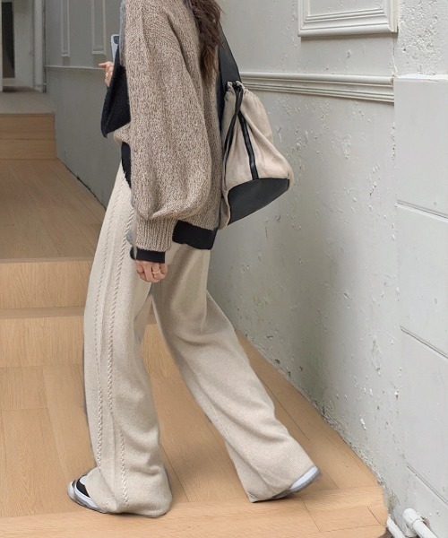 cammie（キャミー）の「サイド編み模様ニットワイドパンツ（その他パンツ・レディース・ブラック/グレー/アイボリー/ベージュ・F）」の8枚目の写真