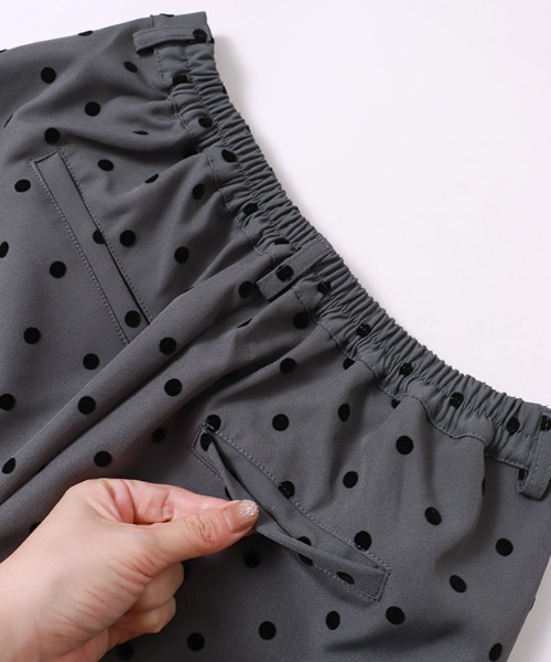 Pierrot（ピエロ）の「フロッキードットワイドパンツ（その他パンツ・レディース・ブラック/チャコール・L/M/PM）」の19枚目の写真