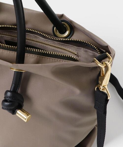 URBAN RESEARCH ROSSO WOMEN(アーバンリサーチ ロッソ)の「『一部別注カラー』VIOLA d’ORO BIANCA S(トートバッグ・レディース・ブラック/ブラウン系その他/ブラック系その他/ベージュ・SMALL)」の15枚目の写真