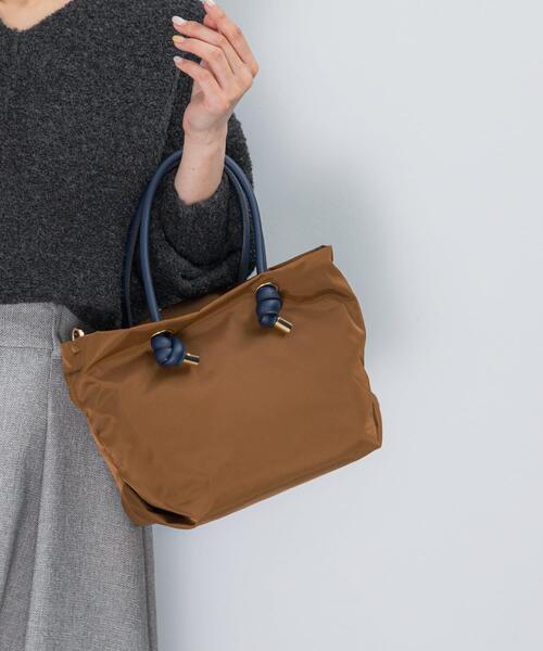URBAN RESEARCH ROSSO WOMEN(アーバンリサーチ ロッソ)の「『一部別注カラー』VIOLA d’ORO BIANCA S(トートバッグ・レディース・ブラック/ブラウン系その他/ブラック系その他/ベージュ・SMALL)」の7枚目の写真