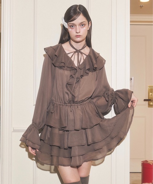 Lovilyn（ラヴィリン）の「ラッフルフリルチョーカーワンピース（ワンピース・レディース・ホワイト/ホワイト系その他/ブラウン・FREE）」の3枚目の写真