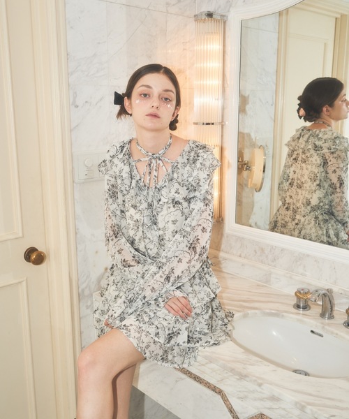 Lovilyn（ラヴィリン）の「ラッフルフリルチョーカーワンピース（ワンピース・レディース・ホワイト/ホワイト系その他/ブラウン・FREE）」の7枚目の写真