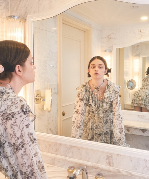 Lovilyn（ラヴィリン）の「ラッフルフリルチョーカーワンピース（ワンピース・レディース・ホワイト/ホワイト系その他/ブラウン・FREE）」の9枚目の写真