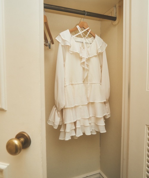 Lovilyn（ラヴィリン）の「ラッフルフリルチョーカーワンピース（ワンピース・レディース・ホワイト/ホワイト系その他/ブラウン・FREE）」の19枚目の写真