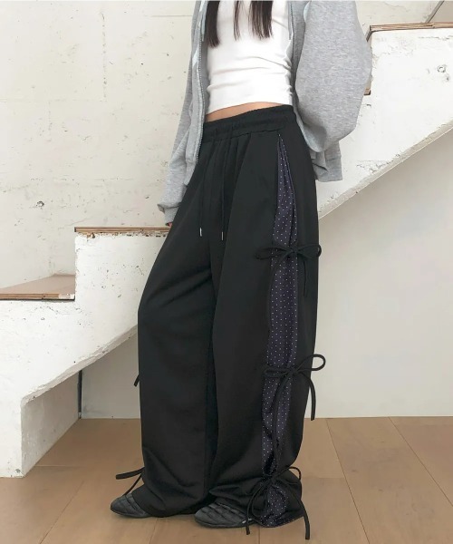gossip!ロサンゼルス(ゴシップロサンゼルス)の「Y2K リボンワイドカーゴパンツ(デニムパンツ・レディース・ブラック/ブルー・FREE)」の2枚目の写真