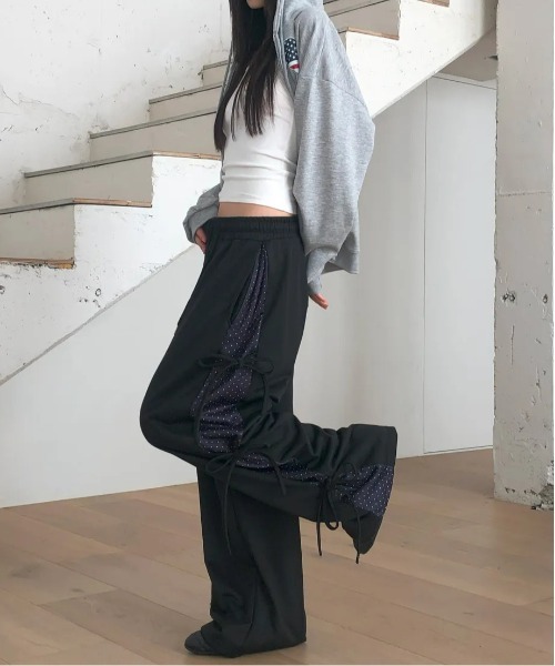 gossip!ロサンゼルス(ゴシップロサンゼルス)の「Y2K リボンワイドカーゴパンツ(デニムパンツ・レディース・ブラック/ブルー・FREE)」の5枚目の写真