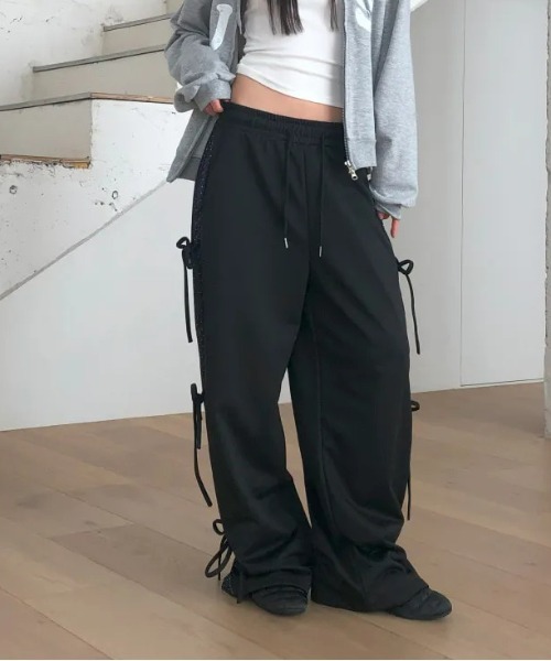 gossip!ロサンゼルス(ゴシップロサンゼルス)の「Y2K リボンワイドカーゴパンツ(デニムパンツ・レディース・ブラック/ブルー・FREE)」の6枚目の写真