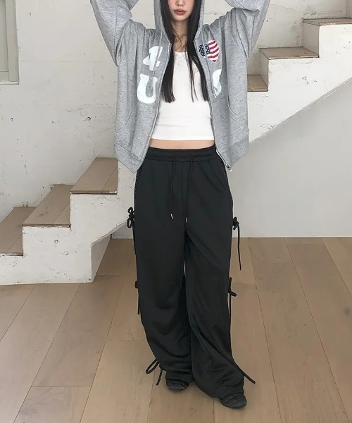 gossip!ロサンゼルス(ゴシップロサンゼルス)の「Y2K リボンワイドカーゴパンツ(デニムパンツ・レディース・ブラック/ブルー・FREE)」の8枚目の写真