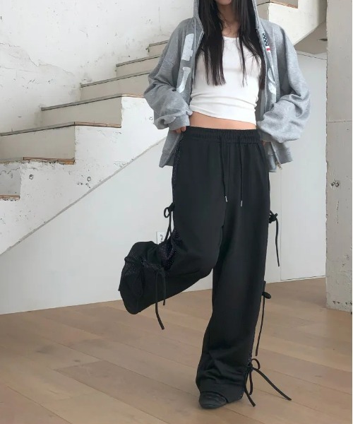 gossip!ロサンゼルス(ゴシップロサンゼルス)の「Y2K リボンワイドカーゴパンツ(デニムパンツ・レディース・ブラック/ブルー・FREE)」の11枚目の写真