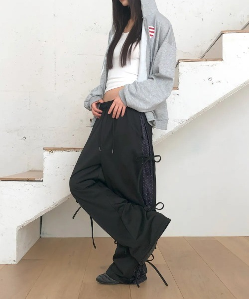 gossip!ロサンゼルス(ゴシップロサンゼルス)の「Y2K リボンワイドカーゴパンツ(デニムパンツ・レディース・ブラック/ブルー・FREE)」の12枚目の写真