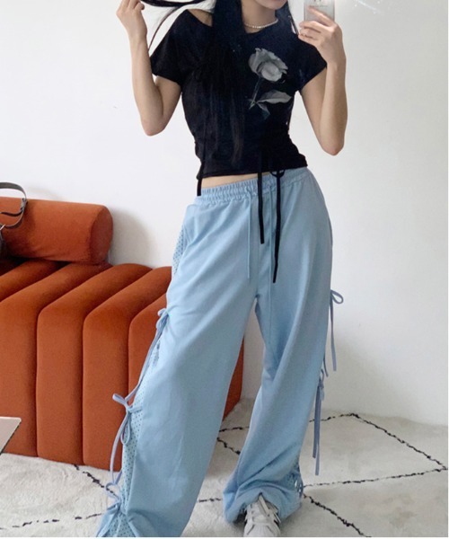 gossip!ロサンゼルス(ゴシップロサンゼルス)の「Y2K リボンワイドカーゴパンツ(デニムパンツ・レディース・ブラック/ブルー・FREE)」の15枚目の写真