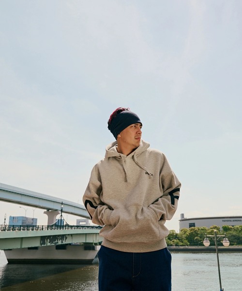 RVCA（ルーカ）の「RVCA メンズ BACK SIDE ARCH RVCA HD パーカー 【2025年秋冬モデル】 @autumn/ルーカバックデザインビッグロゴプルオーバーパーカー・フーディー（パーカー・メンズ・ベージュ系その他/ブラック/クリーム/ヘザーグレー・SMALL/MEDIUM/LARGE/X-LARGE）」の9枚目の写真