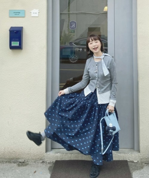 gossip!ロサンゼルス(ゴシップロサンゼルス)の「【Y2Kガーリー】レトロ配色ドットティアードスカート(スカート・レディース・ブルー/ブラウン・M)」の21枚目の写真