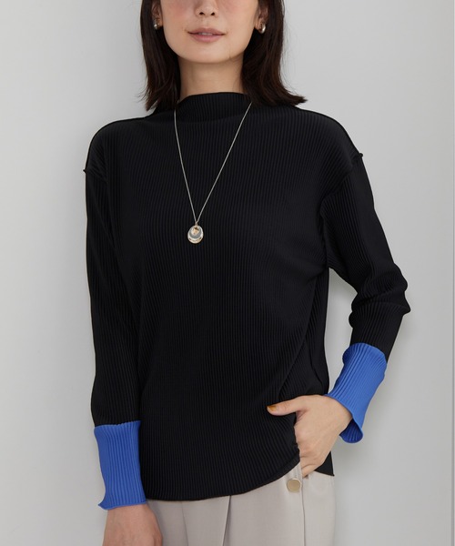 BELLUNA PLUS（ベルーナ）の「プリーツ素材配色デザインプルオーバー（Tシャツ/カットソー・レディース・ブラック系/ボルドー/ネイビー系・LARGE/X-LARGE/MEDIUM）」の7枚目の写真