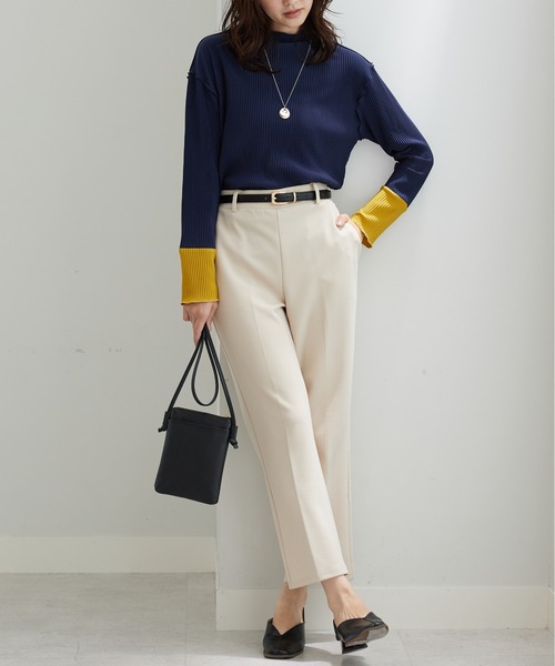 BELLUNA PLUS（ベルーナ）の「プリーツ素材配色デザインプルオーバー（Tシャツ/カットソー・レディース・ブラック系/ボルドー/ネイビー系・LARGE/X-LARGE/MEDIUM）」の14枚目の写真