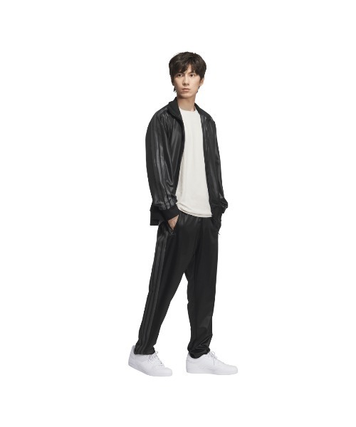 adidas（アディダス）の「アディダス adidas Staygoldレギュラーフィット フルレングス オープンヘム トラックパンツ（その他パンツ・メンズ・ブラック×ブラック/ホワイト×ゴールド/ブラック×ゴールド・S/M/L/LL/3L）」の9枚目の写真