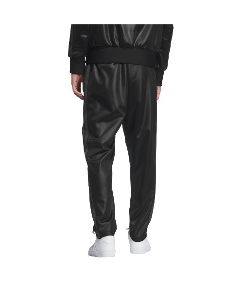 adidas（アディダス）の「アディダス adidas Staygoldレギュラーフィット フルレングス オープンヘム トラックパンツ（その他パンツ・メンズ・ブラック×ブラック/ホワイト×ゴールド/ブラック×ゴールド・S/M/L/LL/3L）」の8枚目の写真