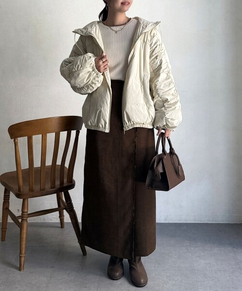 Chez toi(シェトワ)の「ティアードギャザーダウン(ダウンジャケット/コート・レディース・アイボリー/ブラック・FREE)」の5枚目の写真