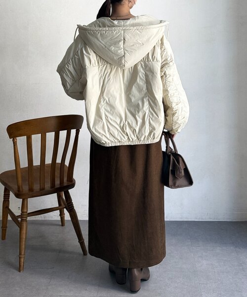 Chez toi(シェトワ)の「ティアードギャザーダウン(ダウンジャケット/コート・レディース・アイボリー/ブラック・FREE)」の7枚目の写真