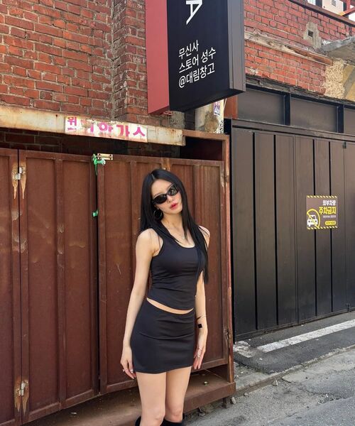 YOUHEE（ユヒ）の「BASIC U NECK SLEVELESS BLACK（Tシャツ/カットソー・レディース・その他・MEDIUM/SMALL）」の6枚目の写真