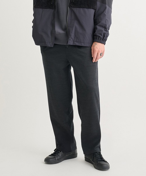WHITE MOUNTAINEERING(ホワイトマウンテニアリング)の「【White Mountaineering / ホワイトマウンテニアリング】別注 JERSEY TUCK EASY TAPARED PANTS(スラックス・メンズ・ダークグレー/ブラック・2/1/0)」の1枚目の写真