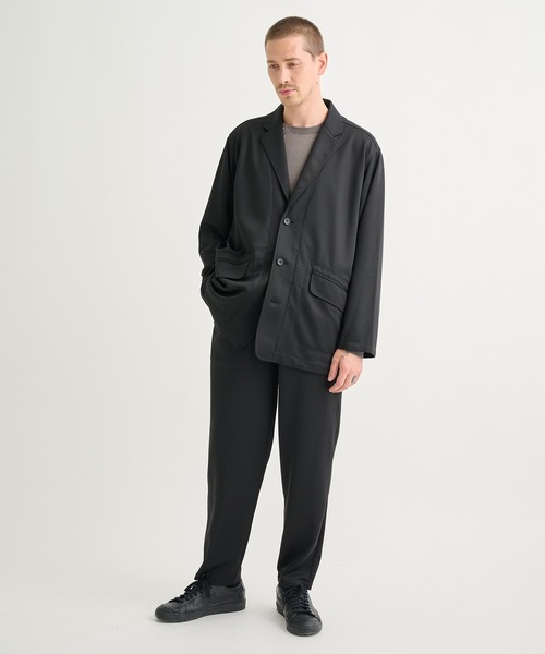 WHITE MOUNTAINEERING(ホワイトマウンテニアリング)の「【White Mountaineering / ホワイトマウンテニアリング】別注 JERSEY TUCK EASY TAPARED PANTS(スラックス・メンズ・ダークグレー/ブラック・2/1/0)」の4枚目の写真