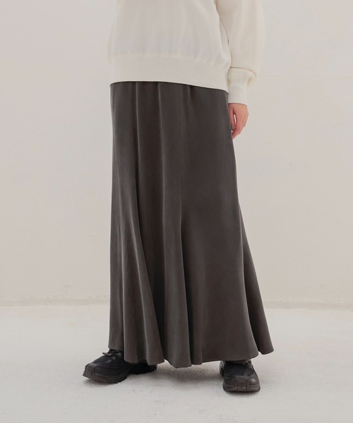DRESSLAVE（ドレスレイブ）の「cupro panel flare skirt(キュプラパネルフレアスカート)（スカート・レディース・グレー/ホワイト・38）」の2枚目の写真
