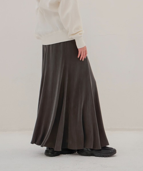 DRESSLAVE（ドレスレイブ）の「cupro panel flare skirt(キュプラパネルフレアスカート)（スカート・レディース・グレー/ホワイト・38）」の3枚目の写真