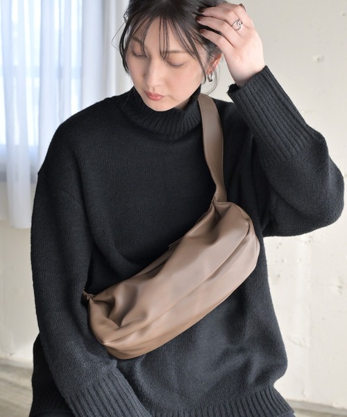 enlit(エンリット)の「【 enlit 】 ソフト ワンショルダー ボディーバッグ / ショルダーバッグ(ショルダーバッグ・レディース・アイボリー/ブラック/アッシュブラウン/ブラウン・FREE)」の18枚目の写真