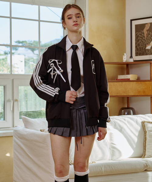 ARI(アリ)の「ARI PEACH FLEECE JERSEY TRACK TOP / BLACK(ナイロンジャケット・レディース・ブラック・FREE)」の4枚目の写真